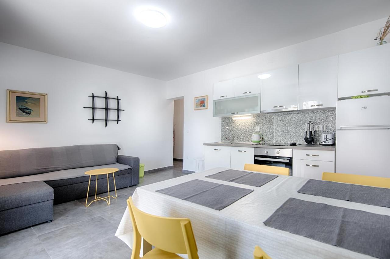 Apartmani Dule 코미자 외부 사진