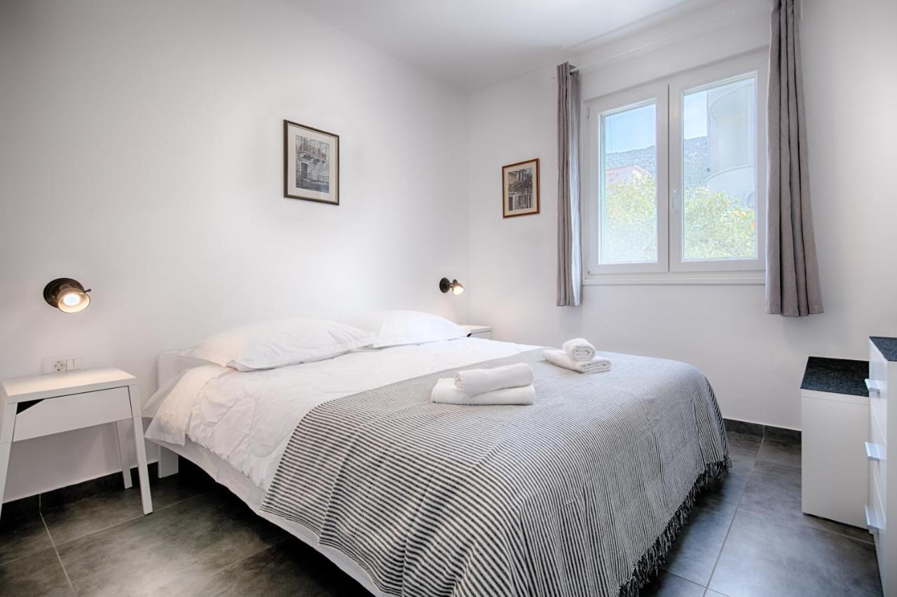 Apartmani Dule 코미자 외부 사진