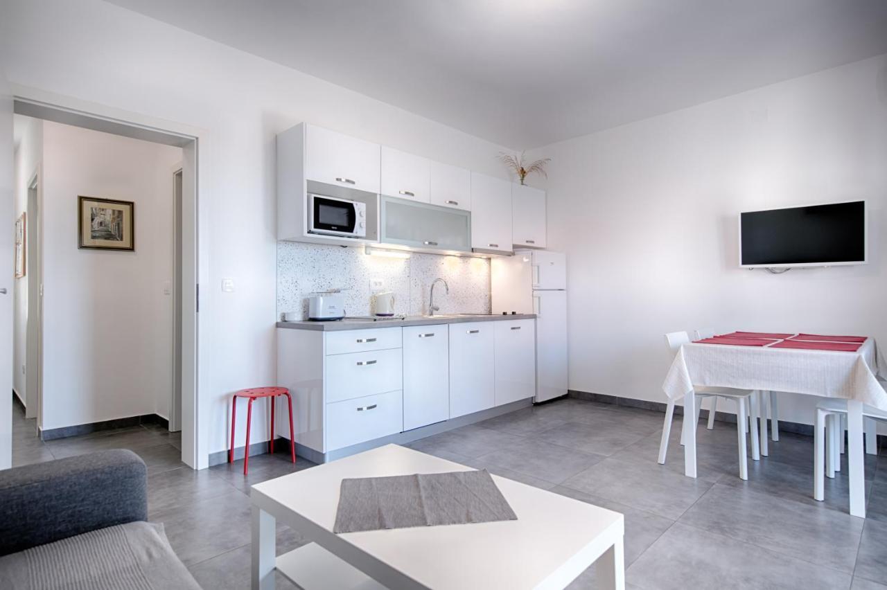 Apartmani Dule 코미자 외부 사진