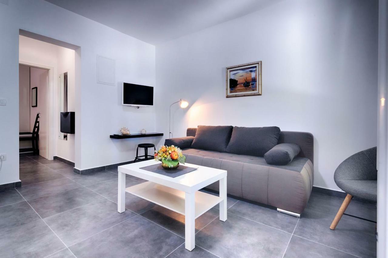 Apartmani Dule 코미자 외부 사진