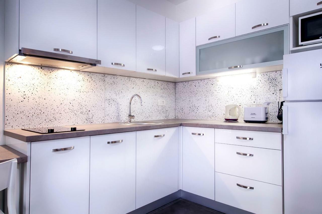 Apartmani Dule 코미자 외부 사진